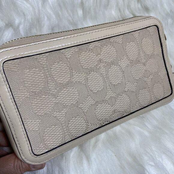 Coach Kira Crossbody Bag In Signature Jacquard - Picture 1 of 14